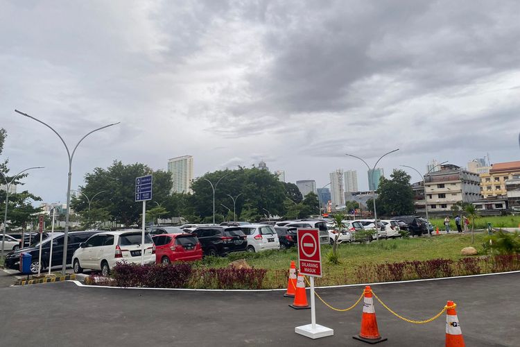 Operator LRT Sumatera Selatan menyiapkan kantong parkir menyambut malam tahun baru nanti. Di sekitar stasiun DJKA terdapat kantong parkir seperti Jakabaring Sport City dan OPI Mall. TEMPO/Parliza Hendrawan